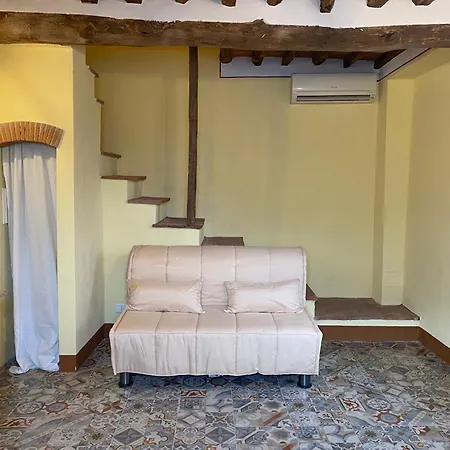 Rivolta Apartament Buti